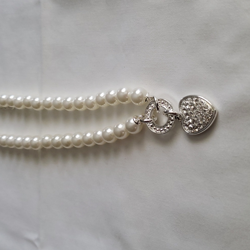 NVC Pearl and rhinestone necklace